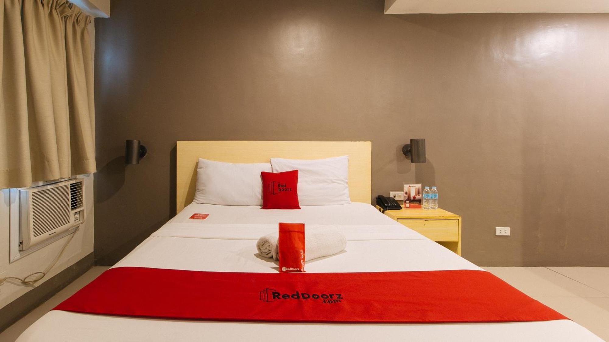 Reddoorz At Samat Mandaluyong Hotel Exterior photo