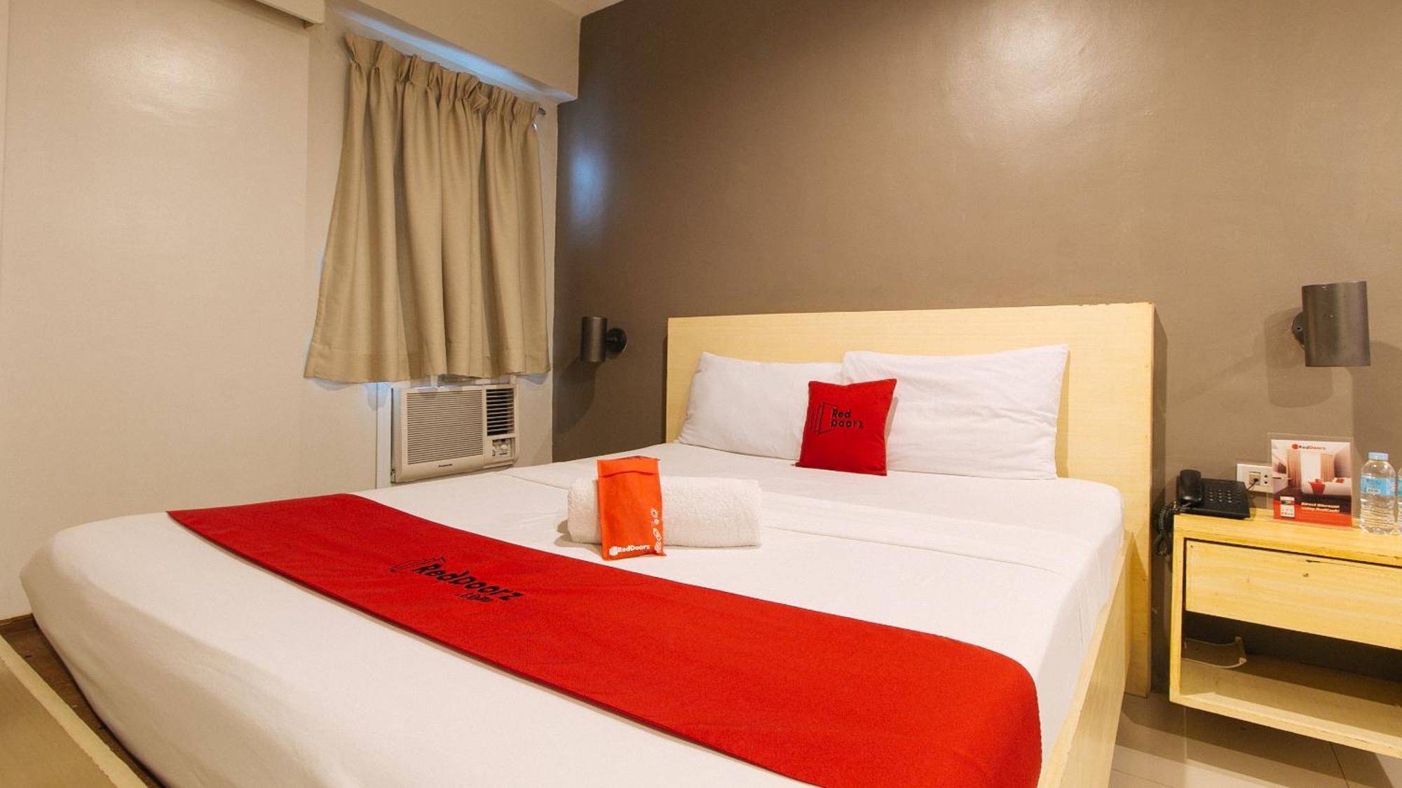 Reddoorz At Samat Mandaluyong Hotel Exterior photo